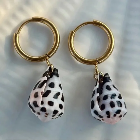 Coco Cone Shell Earring and Necklace Set